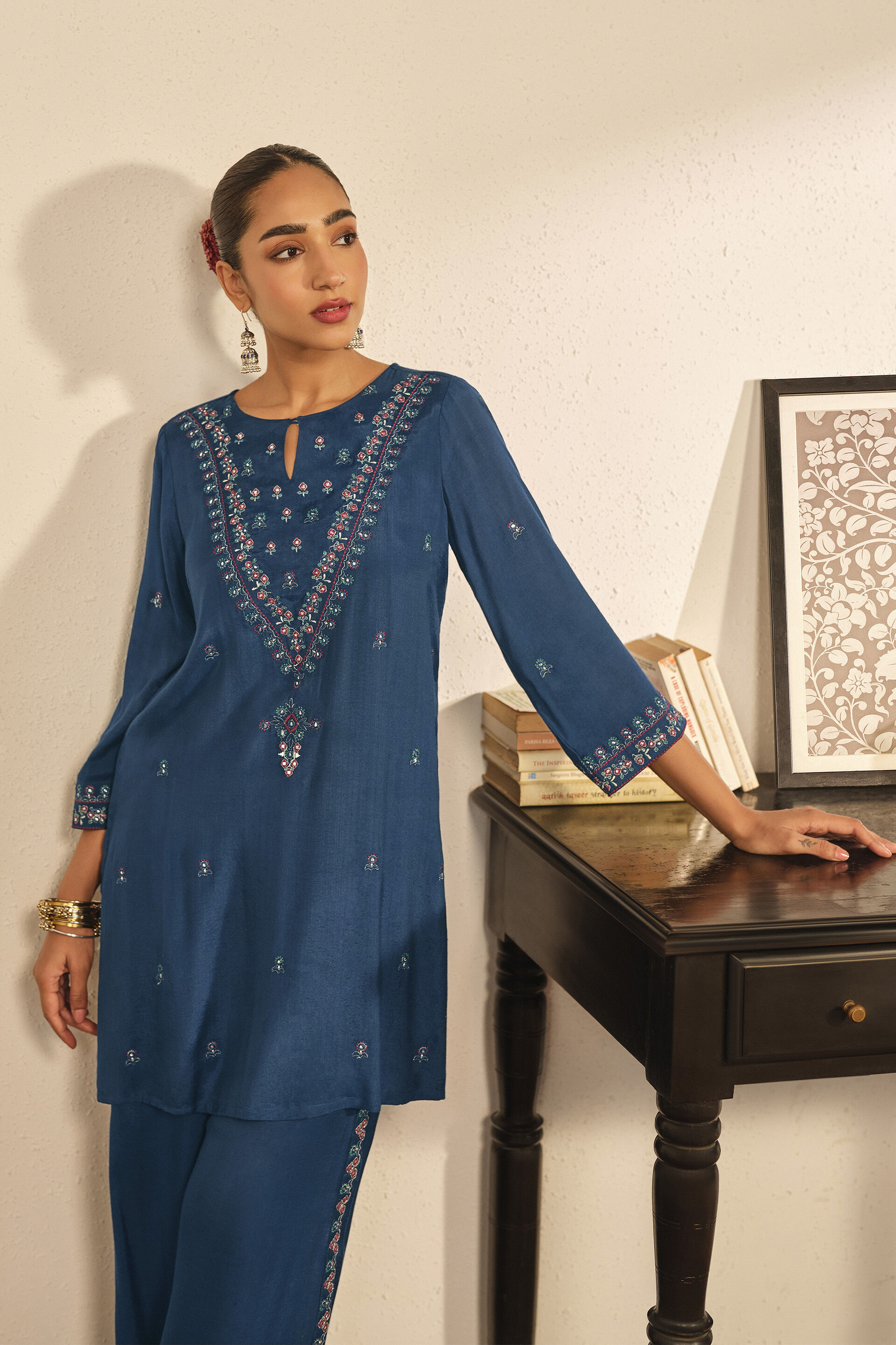Embroidered Kurta Set in Indigo, Indigo, image 2